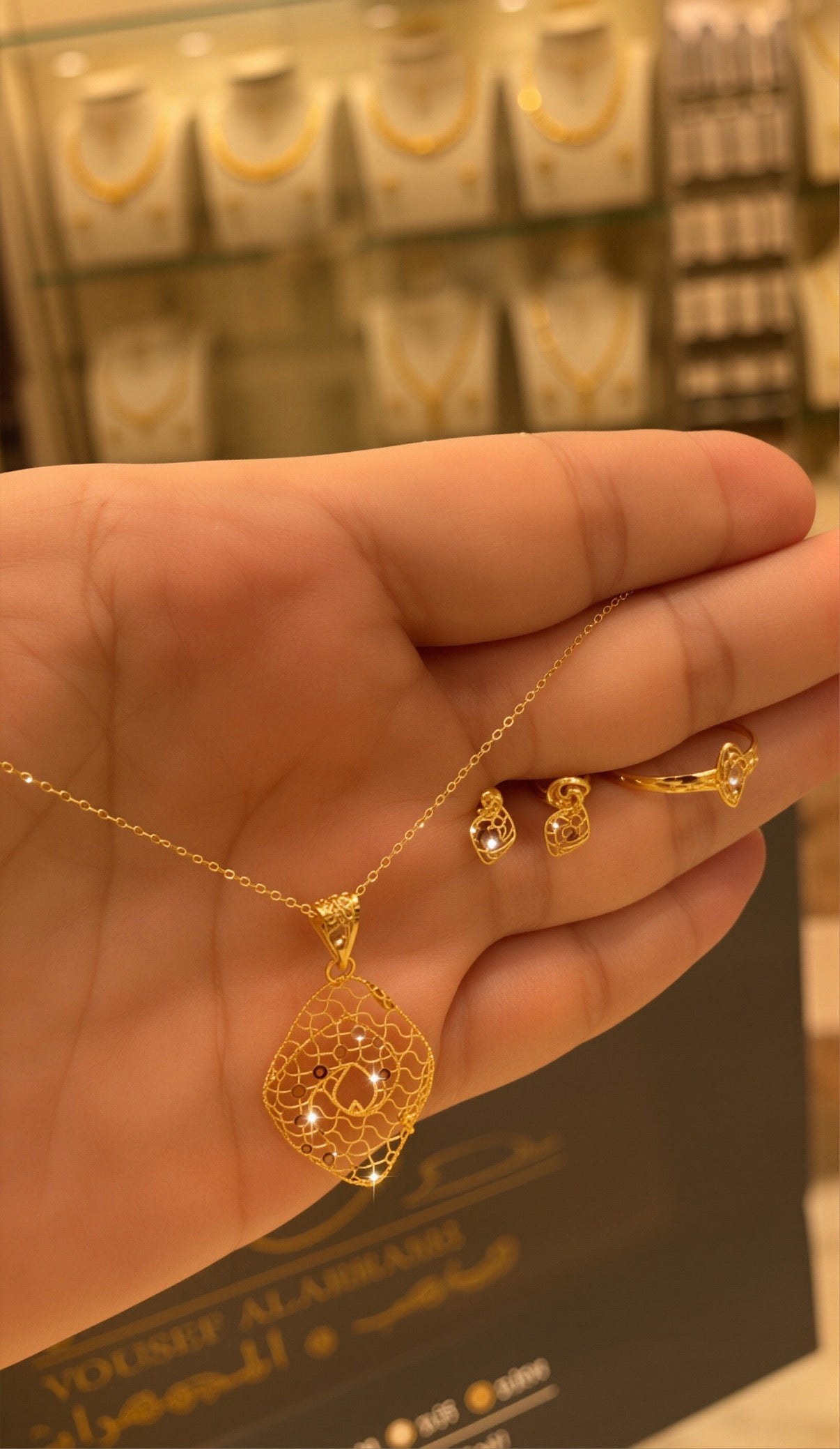 18K Gold-Plated Alloy Openwork Necklace with Floral Motif