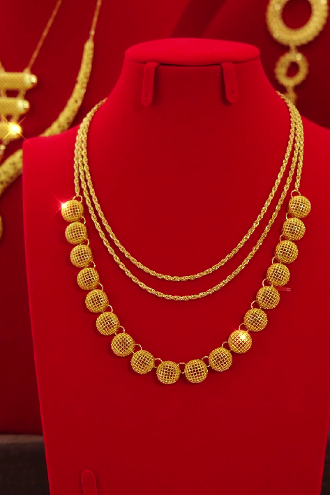 18K gold-plated Alloy three-strand beaded necklace